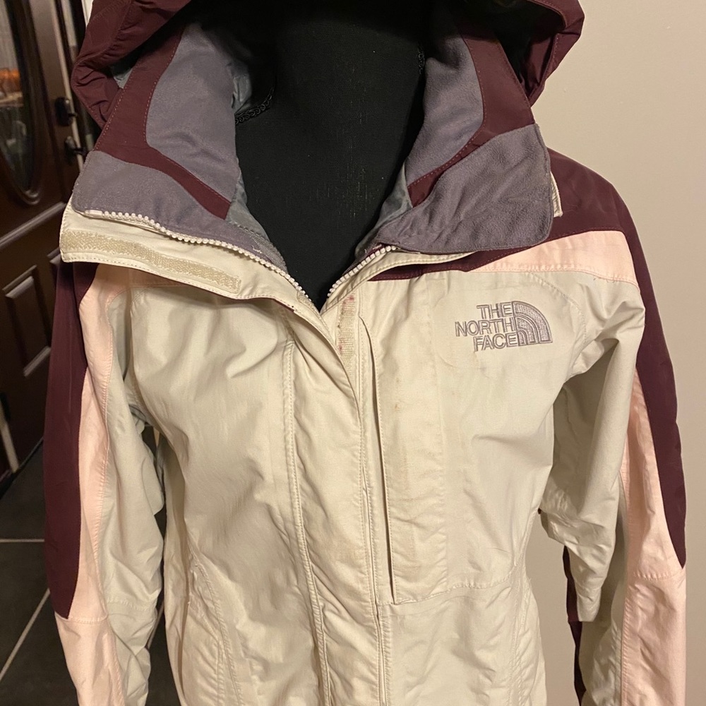 The. North Face Womens  Hyvent ski jacket